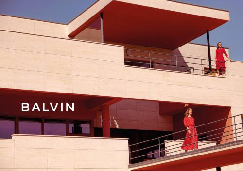 https://petrabalvin.com/image_store/system/0000/0001/1037_d--fotka-mobile.jpg